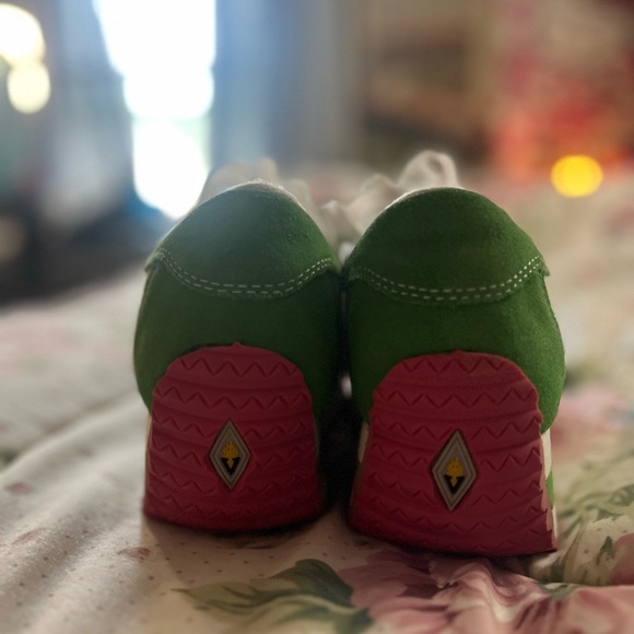 Super cool Volatile green/pink platform sneakers! In a women’s size 10 :)) - Picture 5 of 7